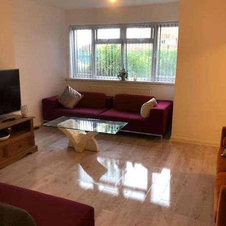 Lovely 3 Bedroom Entire Home With Street Parking - Close To Nec, Bhx Airport - Sleeps 6 Guests Ideal For Contractors & Families Birmingham Exterior photo