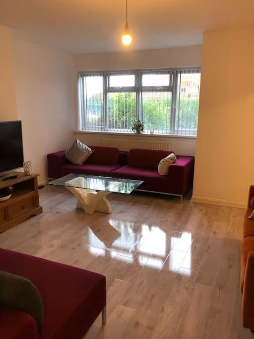Lovely 3 Bedroom Entire Home With Street Parking - Close To Nec, Bhx Airport - Sleeps 6 Guests Ideal For Contractors & Families Birmingham Exterior photo